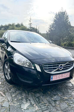 Універсал Volvo V60 2012 в Охтирці