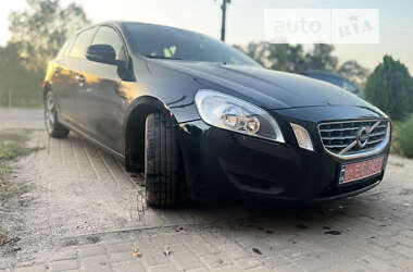 Универсал Volvo V60 2012 в Ахтырке