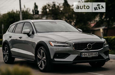 Универсал Volvo V60 2023 в Одессе