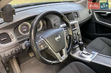 Универсал Volvo V60 2011 в 