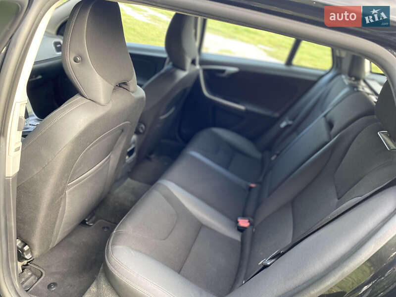 Универсал Volvo V60 2011 в Дрогобыче