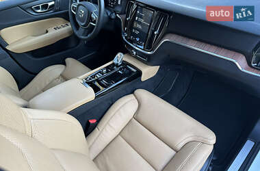 Универсал Volvo V60 2020 в 
