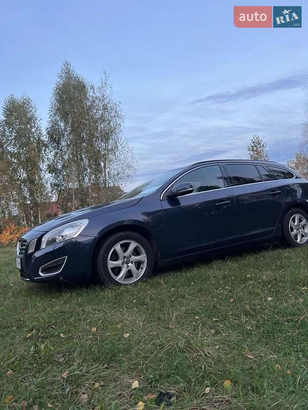 Универсал Volvo V60 2011 в Костополе
