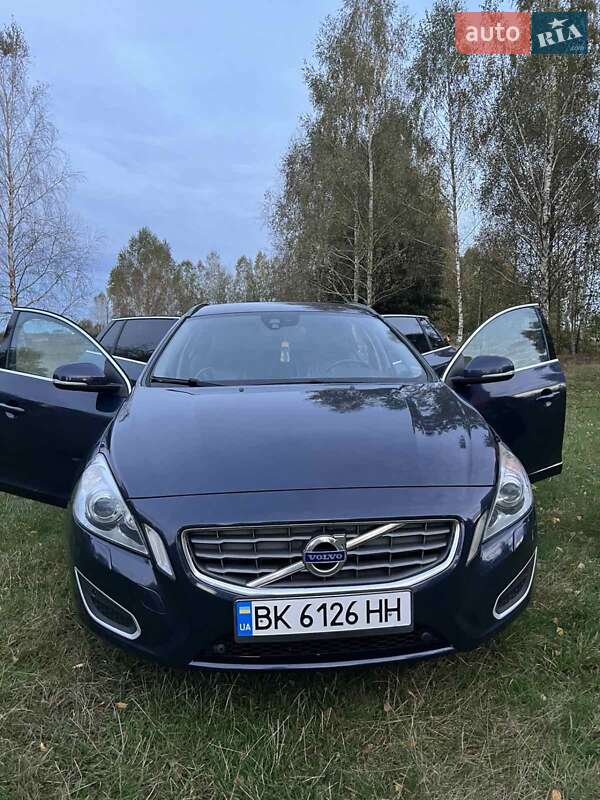 Универсал Volvo V60 2011 в Костополе