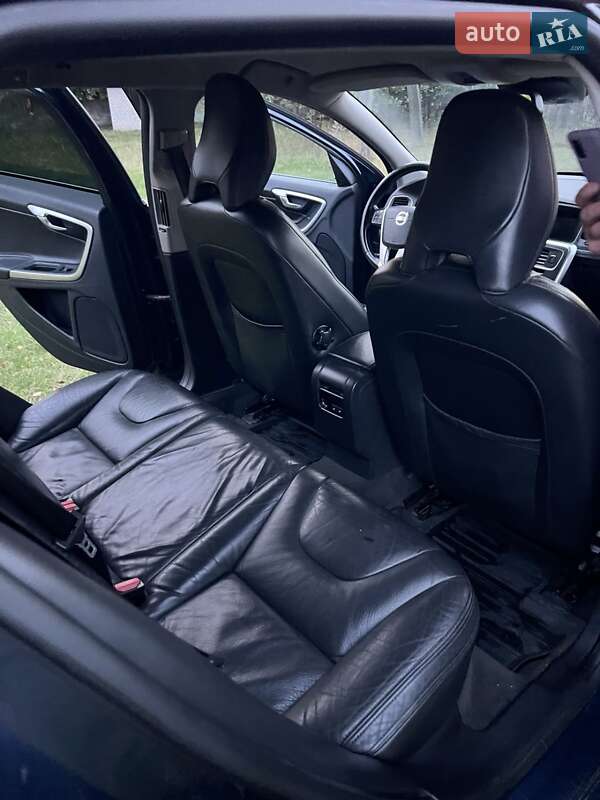 Универсал Volvo V60 2011 в Костополе