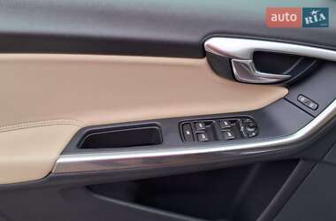 Универсал Volvo V60 2012 в 