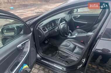 Универсал Volvo V60 2014 в 