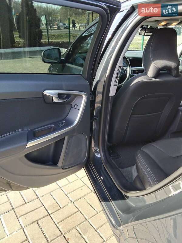 Универсал Volvo V60 2013 в Киеве фото 9 Универсал Volvo V60 2013 в Киеве