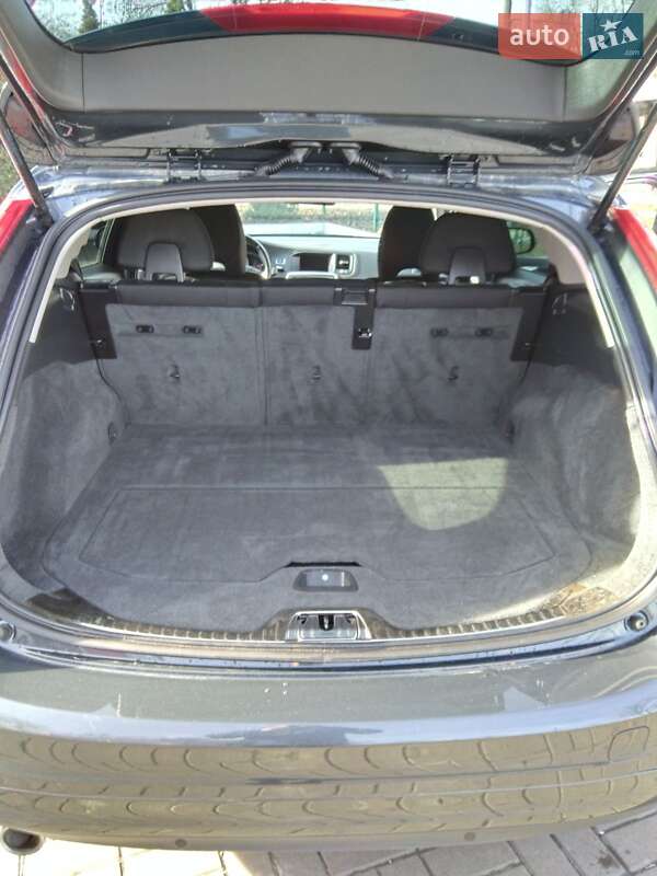 Универсал Volvo V60 2013 в Киеве фото 13 Универсал Volvo V60 2013 в Киеве