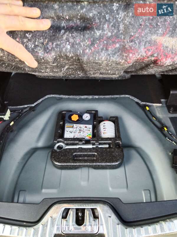 Универсал Volvo V60 2013 в Киеве фото 17 Универсал Volvo V60 2013 в Киеве