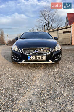 Универсал Volvo V60 2011 в Новоселице