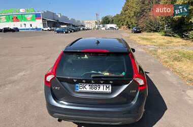 Универсал Volvo V60 2010 в 