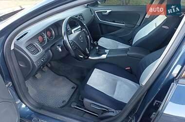 Универсал Volvo V60 2012 в 