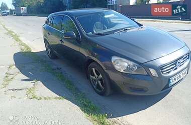 Универсал Volvo V60 2011 в 