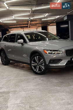 Универсал Volvo V60 2024 в 