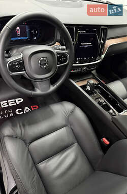 Универсал Volvo V60 2024 в 