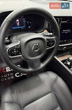 Универсал Volvo V60 2024 в 