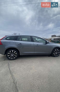 Универсал Volvo V60 2017 в 