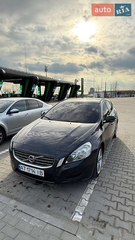 Универсал Volvo V60 2011 в 