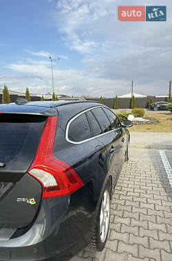 Универсал Volvo V60 2011 в 