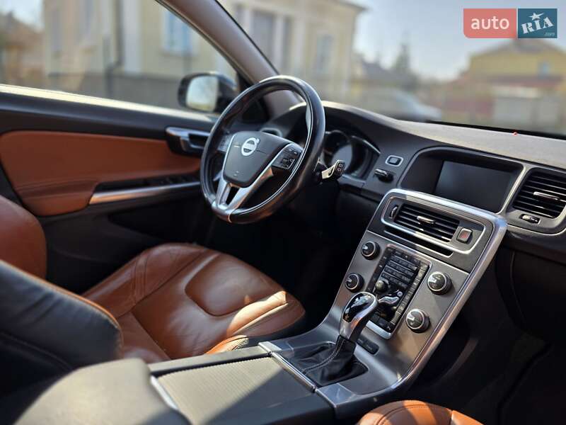 Универсал Volvo V60 2014 в Львове