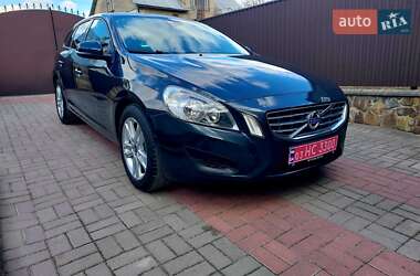 Универсал Volvo V60 2012 в 