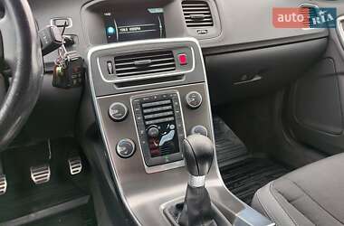Универсал Volvo V60 2014 в 