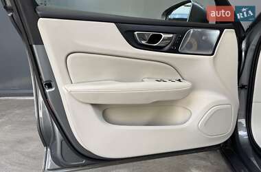 Универсал Volvo V60 2019 в 