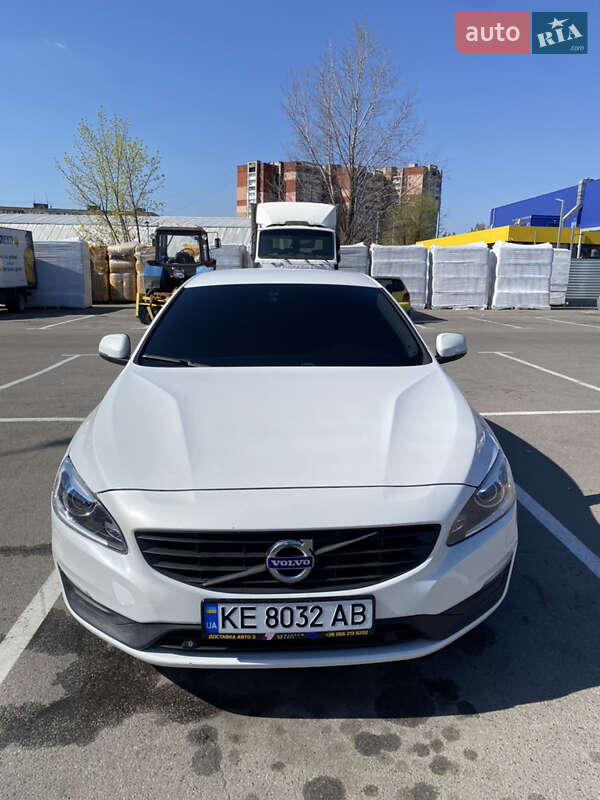 Volvo V60 2015