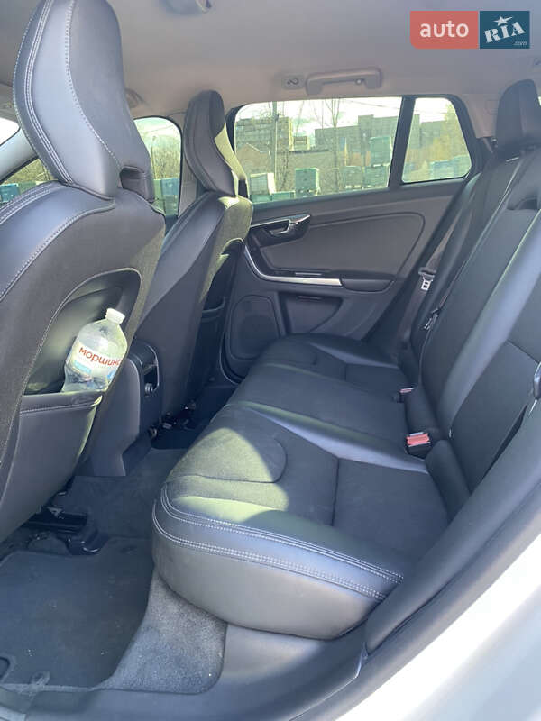 Универсал Volvo V60 2015 в Днепре фото 19 Универсал Volvo V60 2015 в Днепре