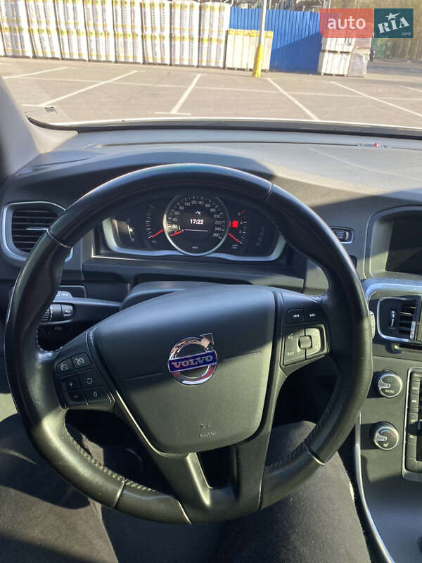 Универсал Volvo V60 2015 в Днепре фото 32 Универсал Volvo V60 2015 в Днепре