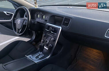 Универсал Volvo V60 2011 в 
