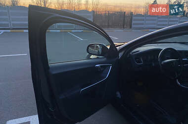 Универсал Volvo V60 2011 в 