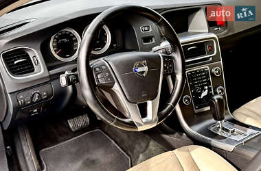 Универсал Volvo V60 2010 в 