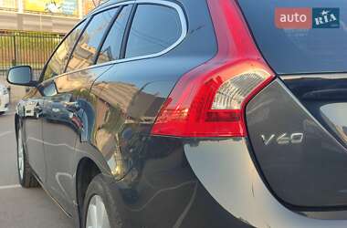 Универсал Volvo V60 2014 в 