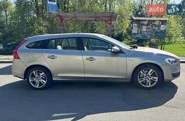 Универсал Volvo V60 2015 в 