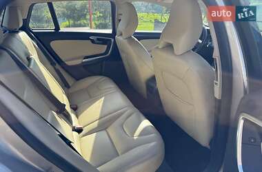 Универсал Volvo V60 2015 в 
