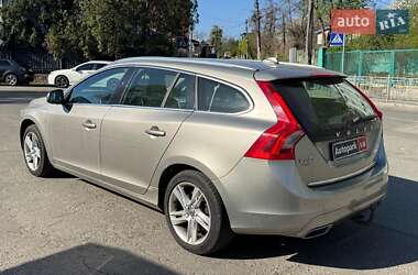 Универсал Volvo V60 2015 в 