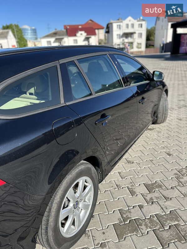 Универсал Volvo V60 2012 в Львове