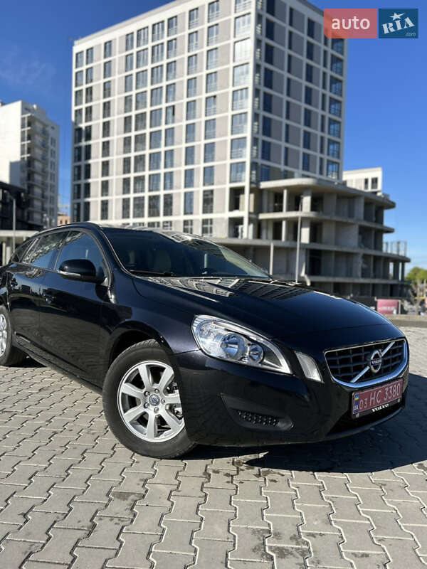 Универсал Volvo V60 2012 в Львове