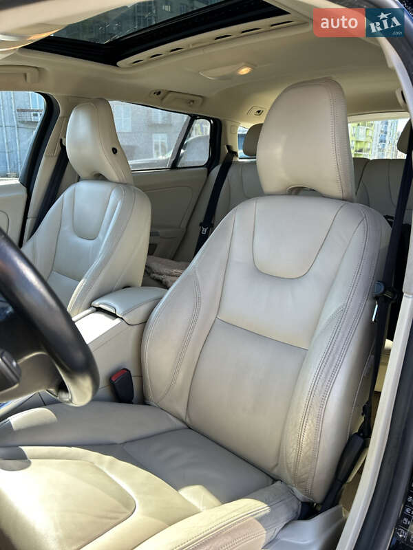 Универсал Volvo V60 2012 в Львове