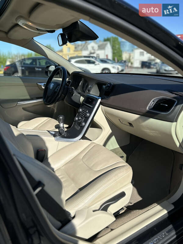 Универсал Volvo V60 2012 в Львове