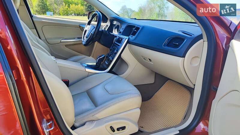 Универсал Volvo V60 2013 в Одессе