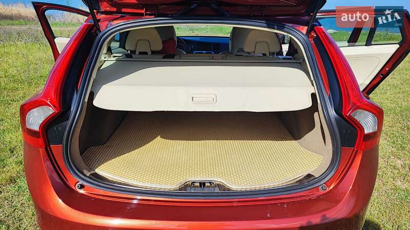 Универсал Volvo V60 2013 в Одессе