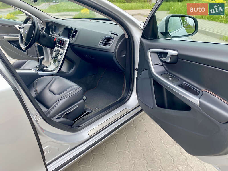 Универсал Volvo V60 2016 в Львове фото 23 Универсал Volvo V60 2016 в Львове