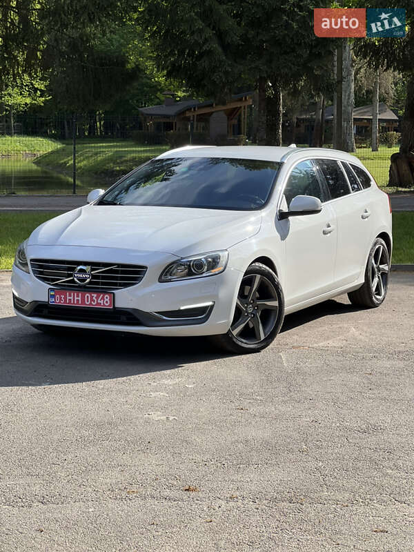 Універсал Volvo V60 2015 в Луцьку