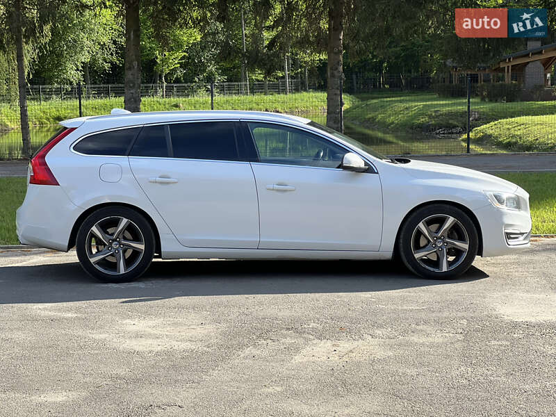 Універсал Volvo V60 2015 в Луцьку