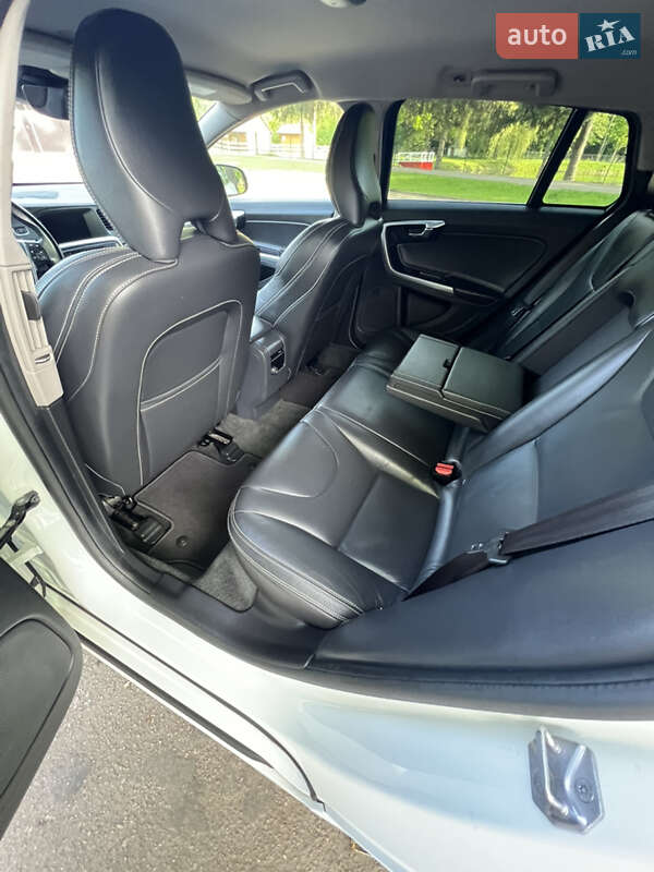 Універсал Volvo V60 2015 в Луцьку
