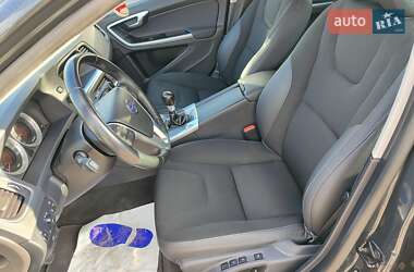 Универсал Volvo V60 2011 в 