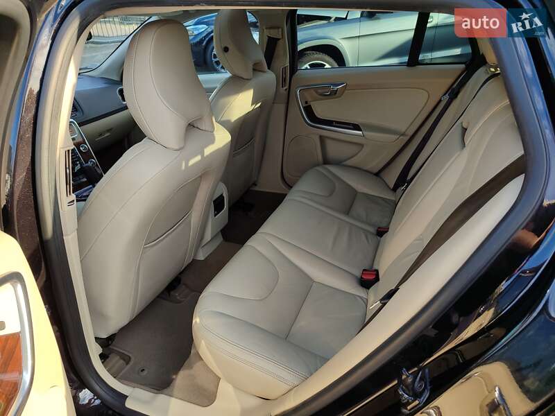 Универсал Volvo V60 2011 в Киеве
